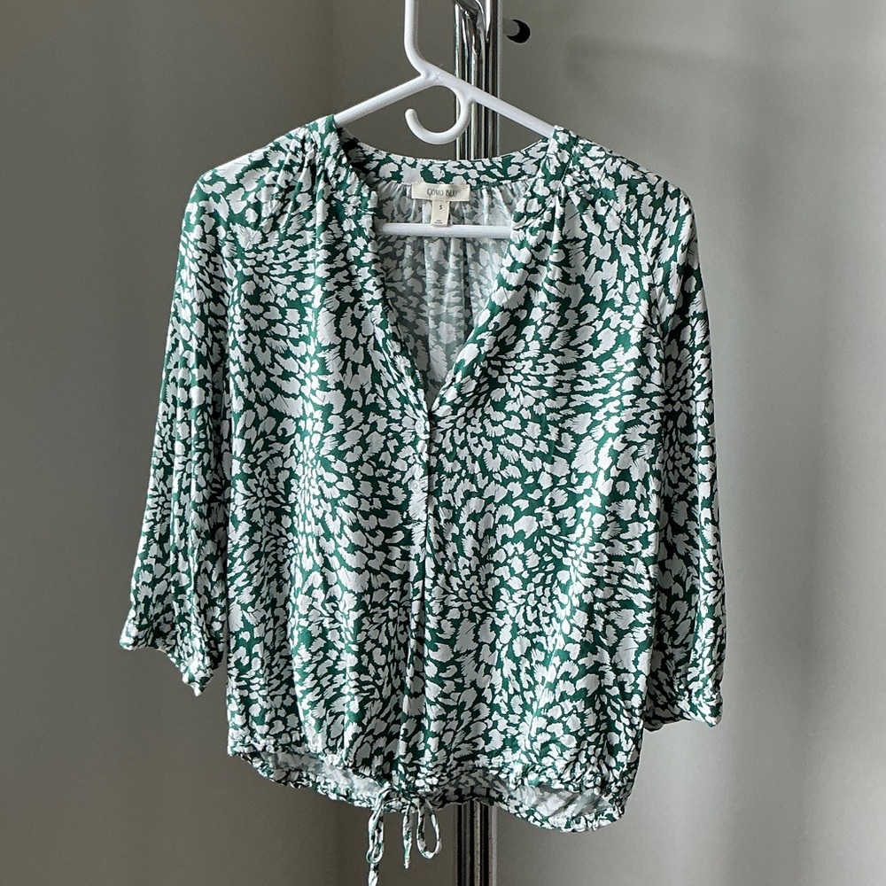 Chic Green and White Patterned Blouse